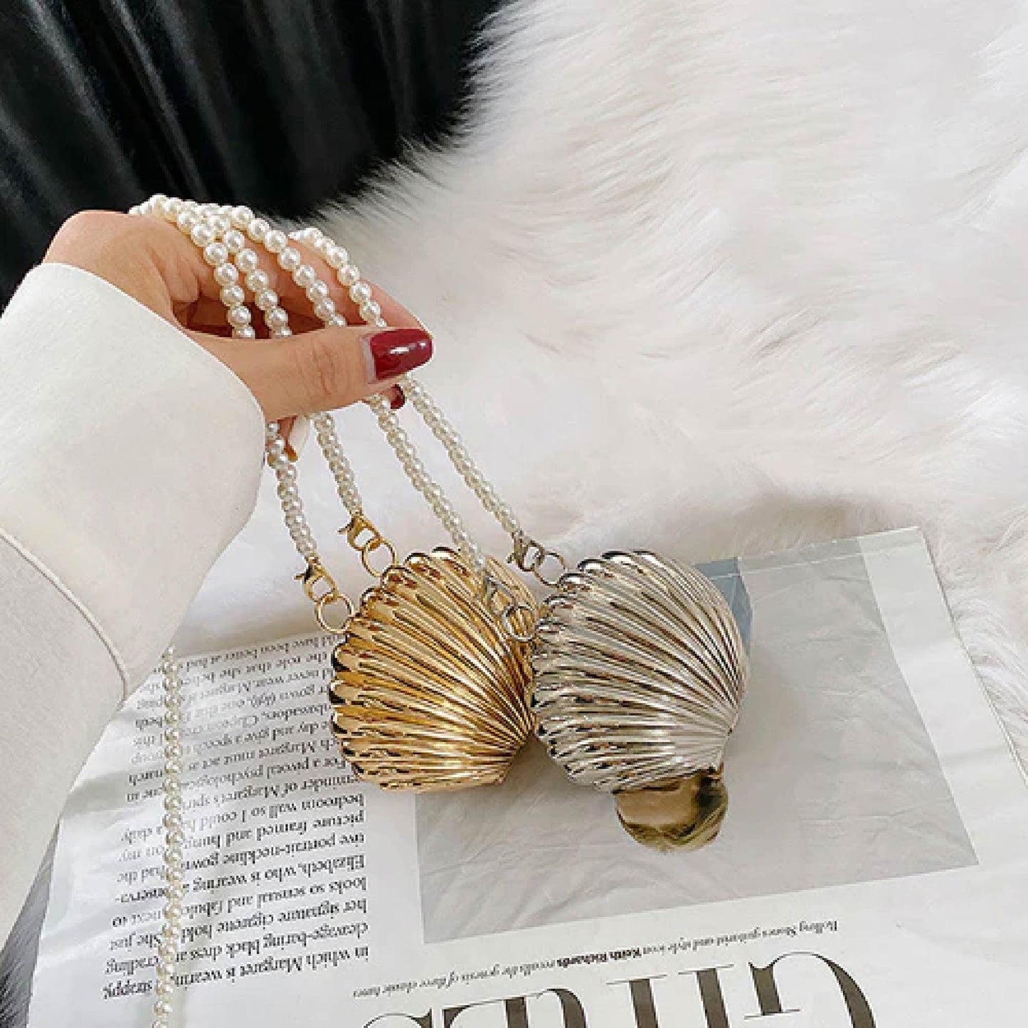 Summer Lipstick Gold Shell Bag For Women